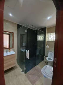 CRYSTAL SHORES Self Catering Apartments - Beau Vallon, Seychelles - Bathroom