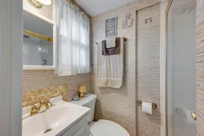 Pet-friendly Great Neck Home ~ 1 Mi to Kings Point - Bad