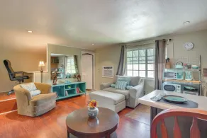 Pet-friendly Studio in Costa Mesa - 7 Mi to Beach! - Interiør