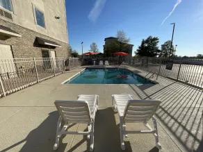 La Quinta Inn & Suites by Wyndham Augusta Fort Eisenhower - Piscine