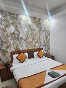 Frolic Hotel Near Sec 52 Noida Metro Station - Værelse