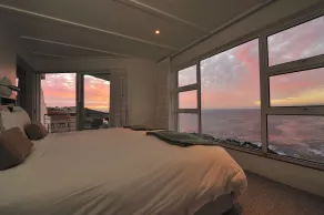 Whalesong Lodge - Room
