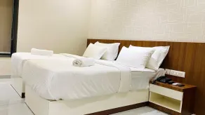 The Sapphire Hotel - Chambre