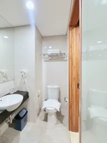 Grand Serela Yogyakarta - Bathroom