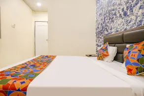FabHotel The United - Camera