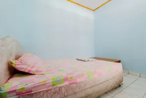 Losmen Parikesit - Habitación