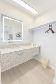 Super 8 by Wyndham Lantana West Palm Beach - Bad