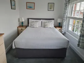Endeavour House - Room