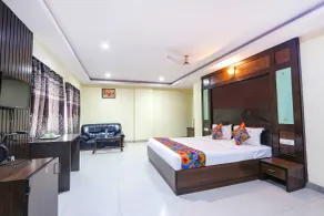 FabHotel Royal Residency II - Nr Lakdikapul Metro Station - Quarto