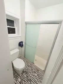 Adrian Hotel - Baño