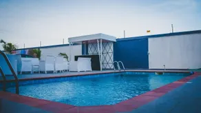 Vintage Suites and Apartment - Pool