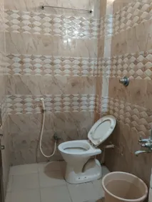 Hotel Y2 Grand Beside Prabhas College - Bathroom