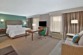Hampton Inn & Suites Alliance - Chambre