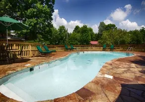 The Smoke House Lodge - Pool