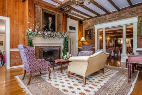 Wayside Inn - Sitzecke in der Lobby