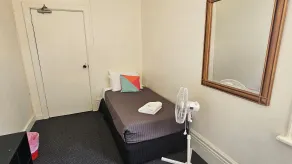 Falcon Lodge - Habitación