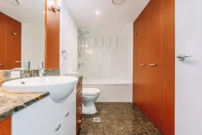 Resort Style Chevron Apartments Surfers Paradise by Gold Coast Travels - Salle de bain