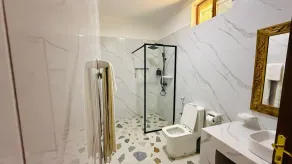 Moya Beach Hotel - Bathroom