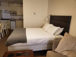 waintel studio-wainwright motel - Room