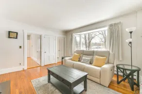 16 Mi to Boston: Home w/ Deck in Weymouth - Intérieur