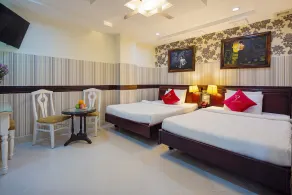 Pink Suite Saigon Airport Hotel - Room