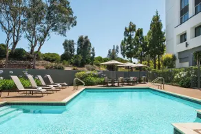 Courtyard by Marriott Richmond Berkeley - Piscine