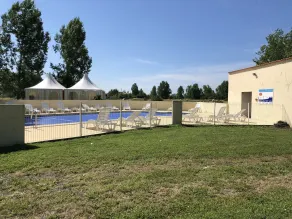 LES GITES DE MONTMARTRE - Piscina