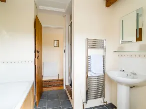 Degembris Cottages - Bathroom