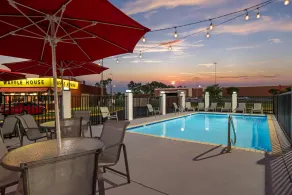 Best Western Plus D'Iberville - Pool