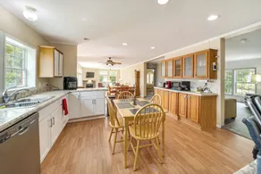 Pet-friendly Checotah Home w/ Deck & Lake Views! - Interiør