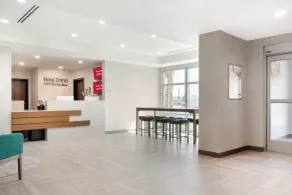 HomeTowne Studios by Red Roof Tampa - Airport - Réception