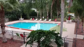 Days Inn by Wyndham Cocoa Cruiseport West At I-95/524 - Piscine