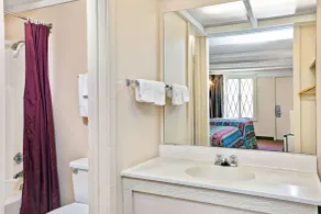 Knights Inn Charleston West Virginia - Salle de bain
