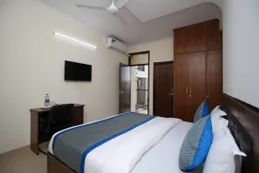 SURYA PALACE o - Room