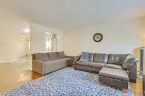 Walk to Train: Convenient Skokie Condo! - Intérieur