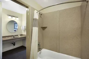 Days Inn by Wyndham Beaver - Salle de bain