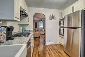 Walk to Dtwn Littleton: Updated Pet-Friendly Home - Intérieur