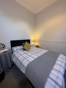 Spring Garden Guest House - Room