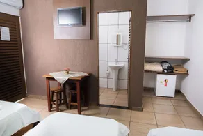 Hotel Portela III - Aprox 600m do Thermas dos Laranjais e Hot Beach - Habitación