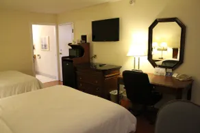 Days Inn & Suites by Wyndham Sunnyvale - Room