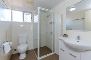Como Apartments Gladstone - Baño