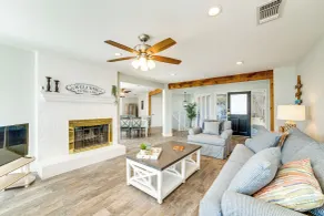 Lakeside Retreat: Large Spacious Home w/ Game Room - Interiør