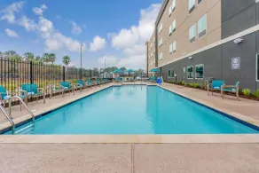 La Quinta Inn and Suites by Wyndham Houston Spring South - Pool