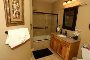 Eagle's Nest Condo Resort - Baño