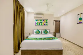 Treebo Iraa, 5 Minutes From Railway Station - Room