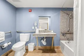 Quality Inn & Suites Tampa near Fairgrounds and Casino - Chambre