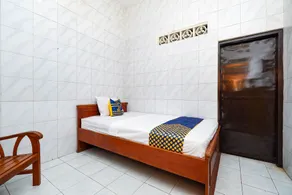 SPOT ON 2011 Hotel Mekar Sari - Habitación