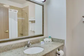 Quality Inn & Suites Bethany - Oklahoma City West - Lavabo de la salle de bain