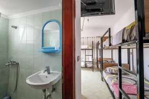 Brothers Of The World Hostel - Bathroom