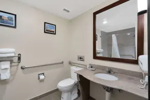 Comfort Suites University - Salle de bain